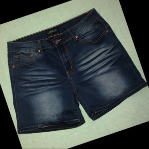 Cover girl Jean shorts